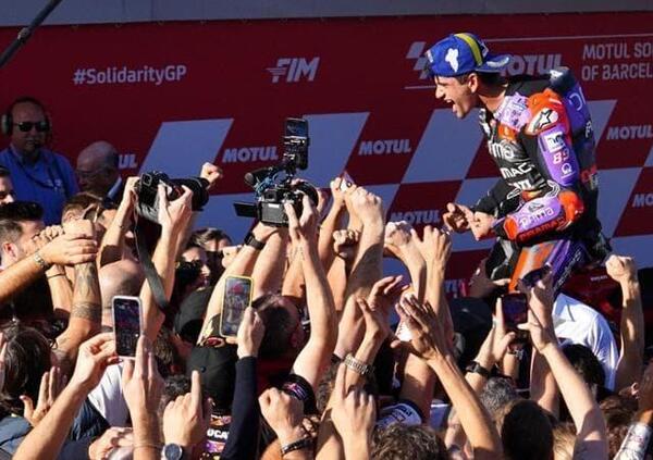 Jorge Martin &egrave; Campione del Mondo: a Pecco Bagnaia non basta l&rsquo;undicesima vittoria di stagione. E Barcellona 2024 ha vinto lo sport