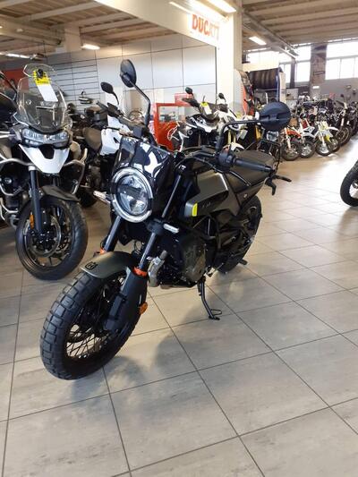 Husqvarna Svartpilen 125 (2024 - 25) usata