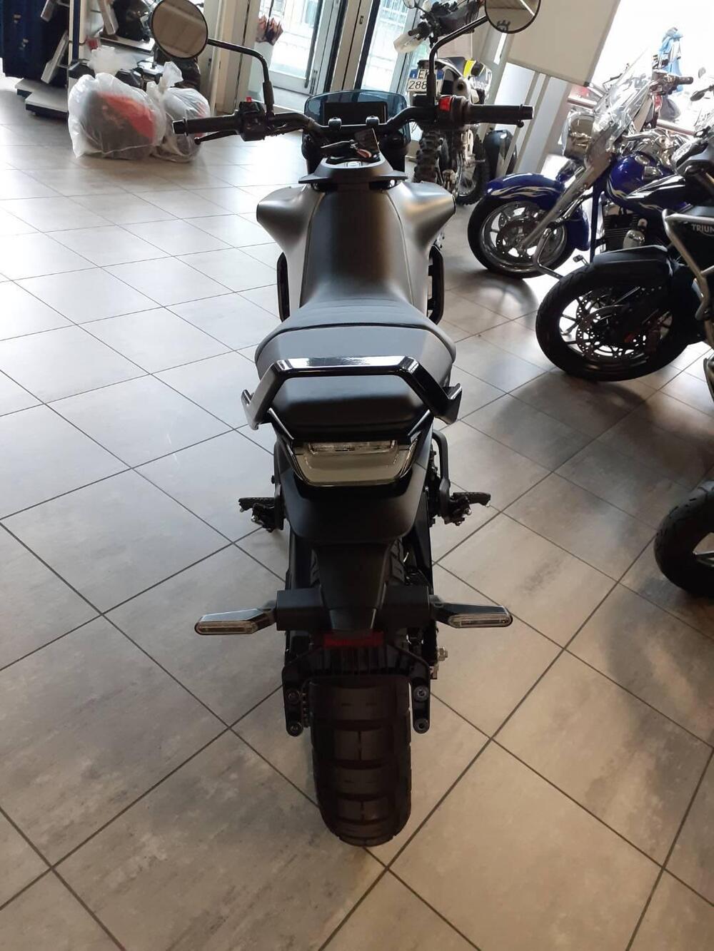 Husqvarna Svartpilen 125 (2024 - 25) (4)