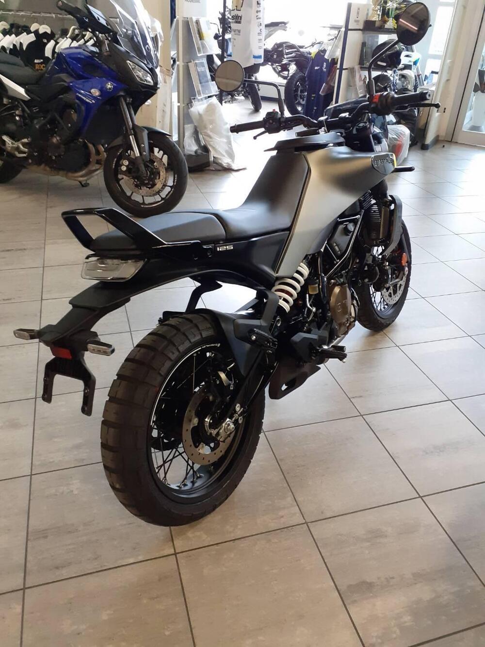 Husqvarna Svartpilen 125 (2024 - 25) (5)