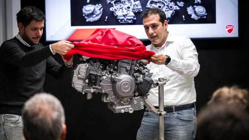 I segreti del nuovo motore V2 Ducati: via il desmo e tanti chili [VIDEO]