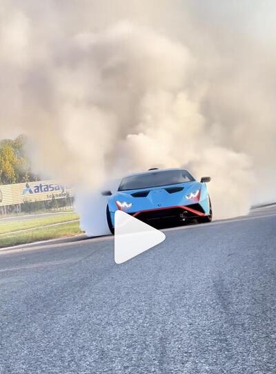 Il piccolo Sofuoglu ne ha fatta un'altra, burnout con la Lambo ed subito virale [VIDEO]