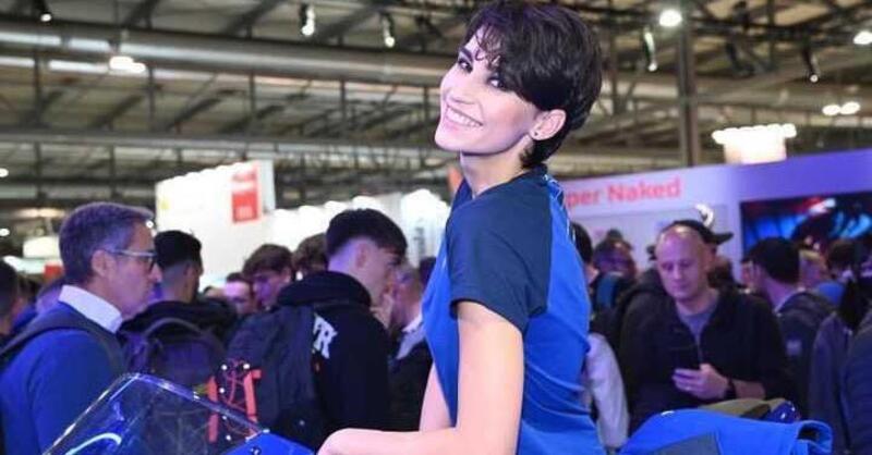 Hanno ancora senso le ragazze sulle moto a EICMA? Il commento di una hostess