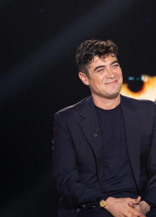 Avete sentito cosa dice Riccardo Scamarcio a Belve di Francesca Fagnani? &quot;La scena hard con Monica Bellucci? Morbida...&quot;. Sulle droghe: &quot;Ho provato quasi tutto&quot;. E sull&#039;amore, Benedetta Porcaroli e i &quot;piedi pestati&quot; al cinema... 