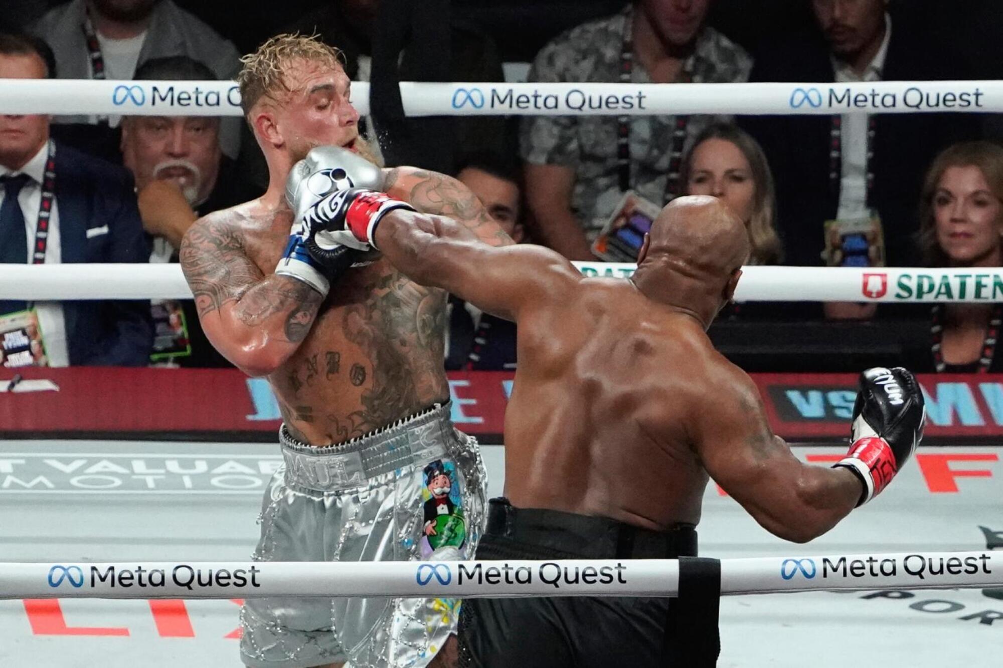 Mike Tyson e Jake Paul sul ring a Las Vegas (e in diretta su Netflix)