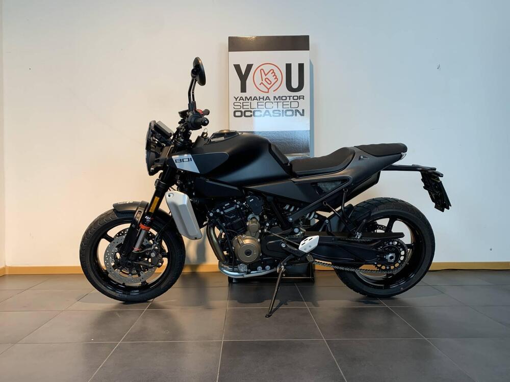 Husqvarna Svartpilen 801 (2024 - 25)