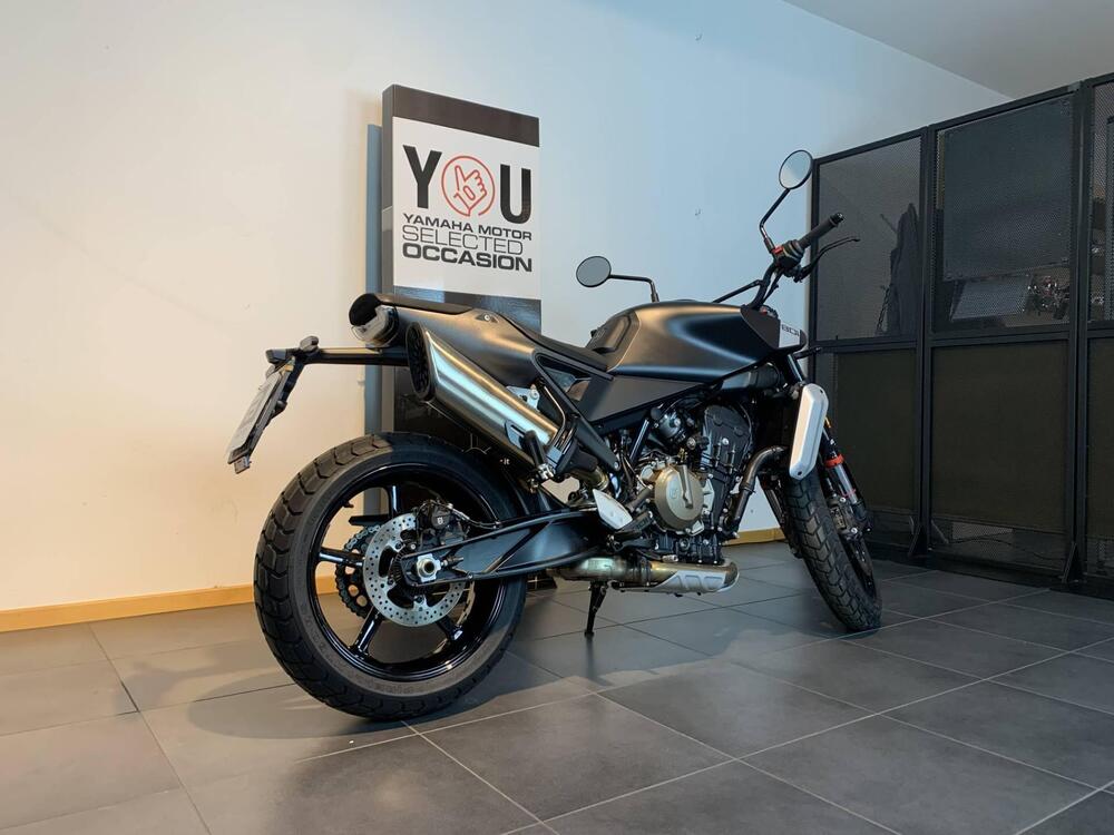 Husqvarna Svartpilen 801 (2024 - 25) (7)