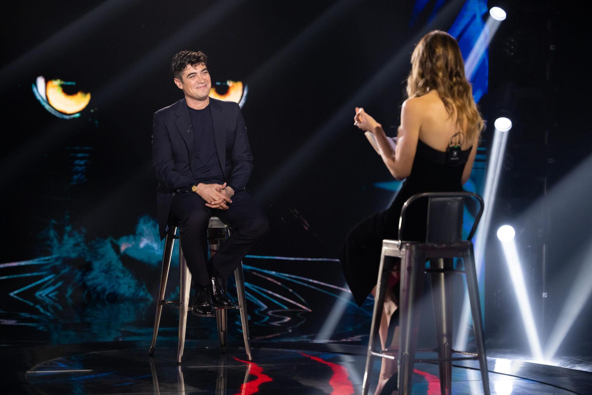 Riccardo Scamarcio intervistato da Francesca Fagnani a Belve