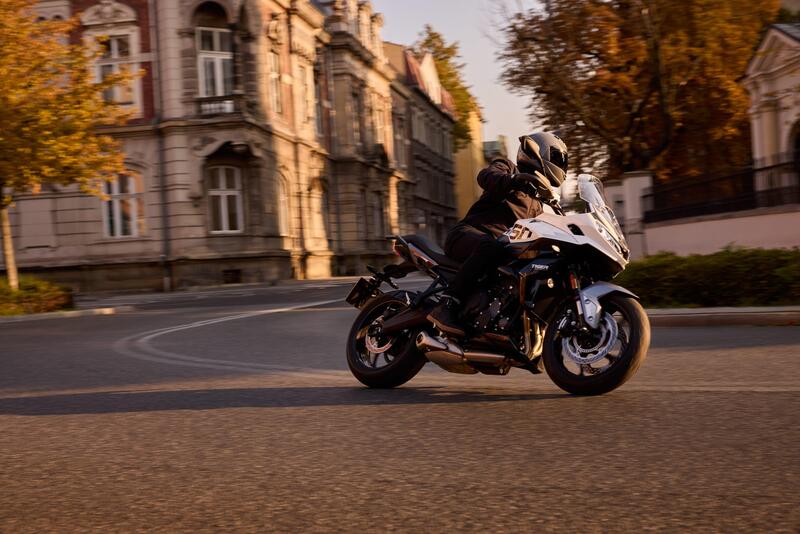 Triumph aggiorna la Tiger Sport 660 con una dotazione elettronica pi&ugrave; ricca