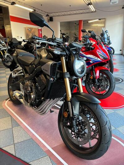 Honda CB 650 R E-Clutch (2024 - 25) nuova