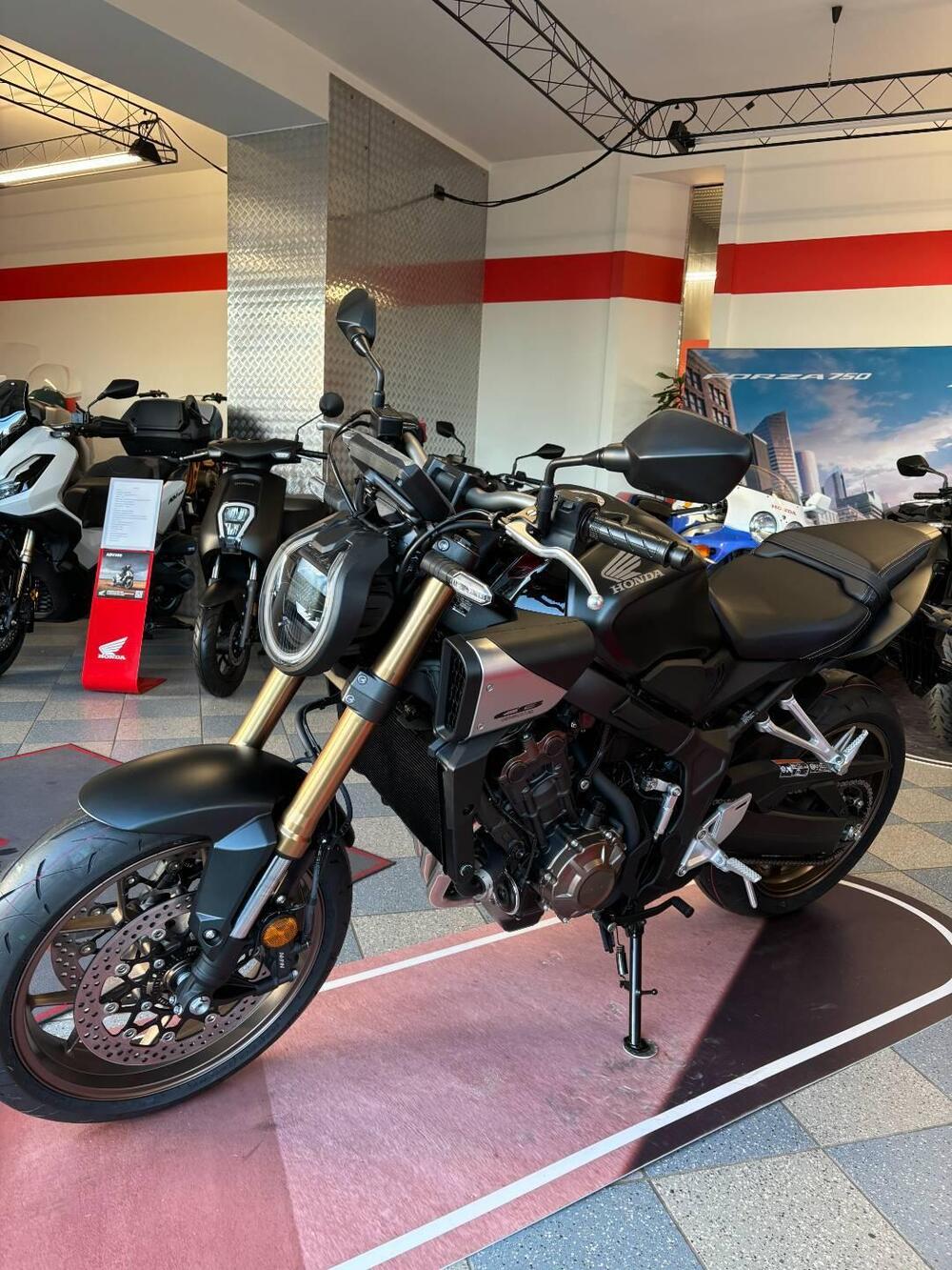 Honda CB 650 R E-Clutch (2024 - 25) (3)