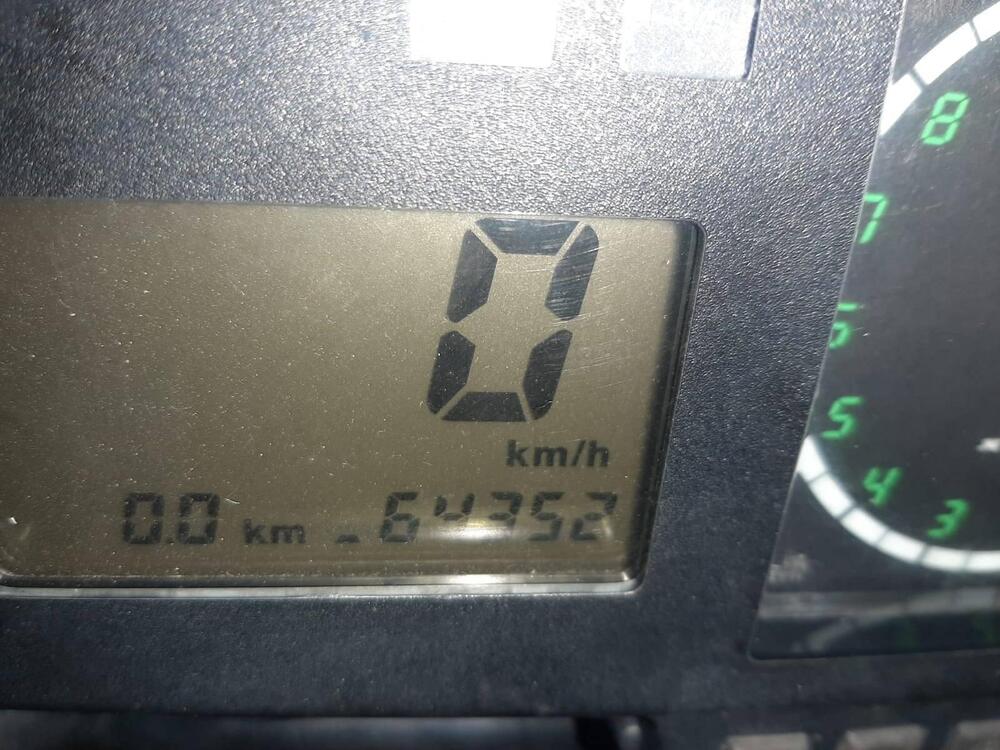 Aprilia SL 1000 Falco (2000 - 04) (6)