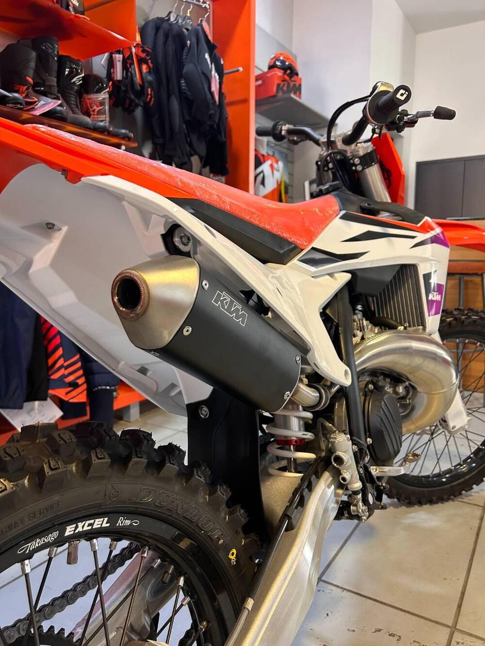 KTM 250 SX-F (2024) (2)
