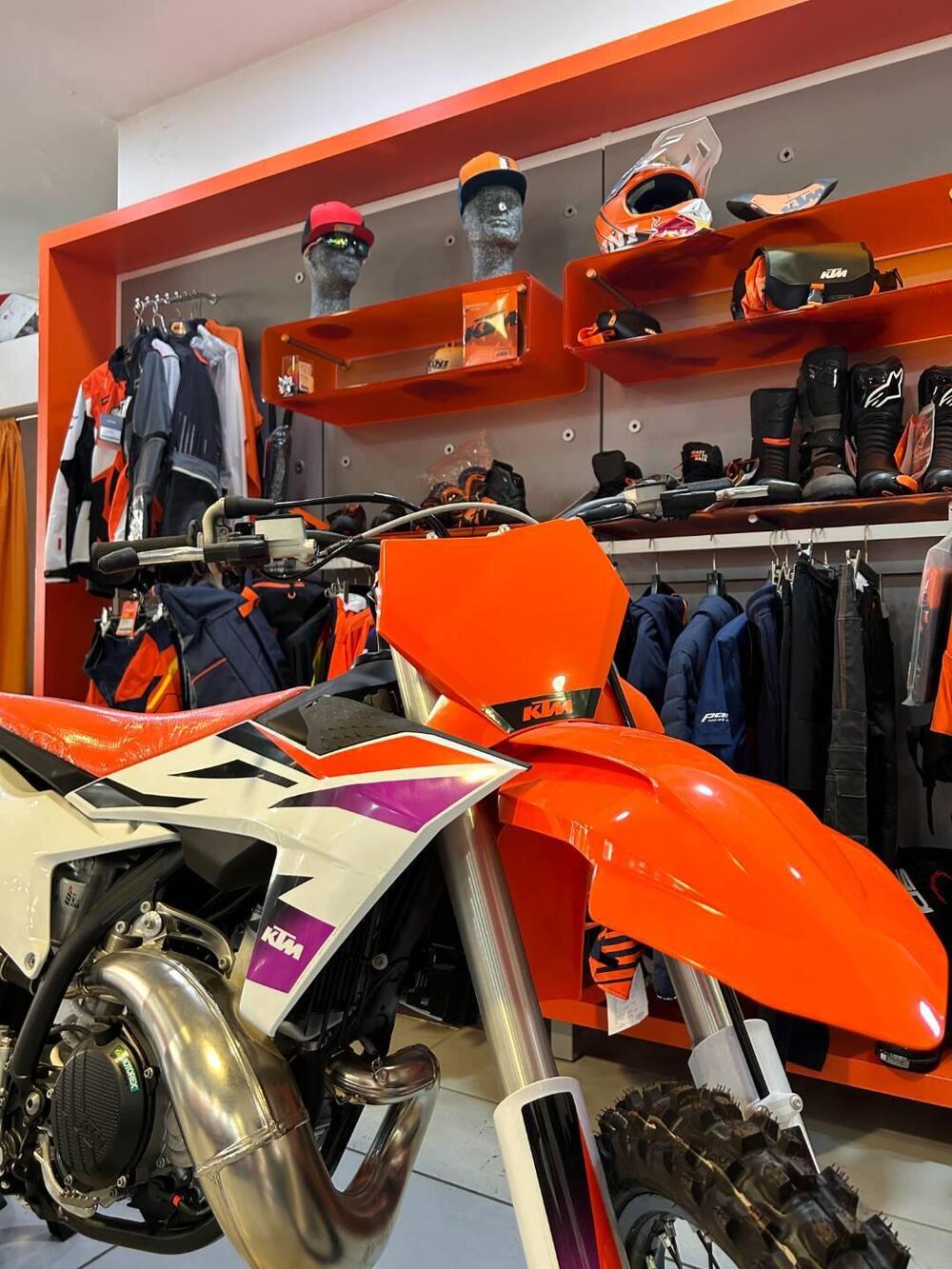 KTM 250 SX-F (2024) (3)