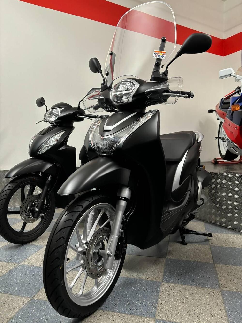Honda SH 125 Mode (2021 - 23) (4)