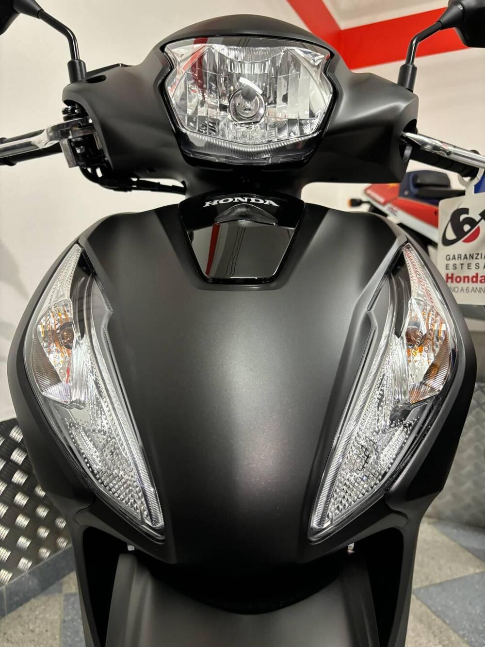 Honda Vision 110 (2021 - 24) (3)