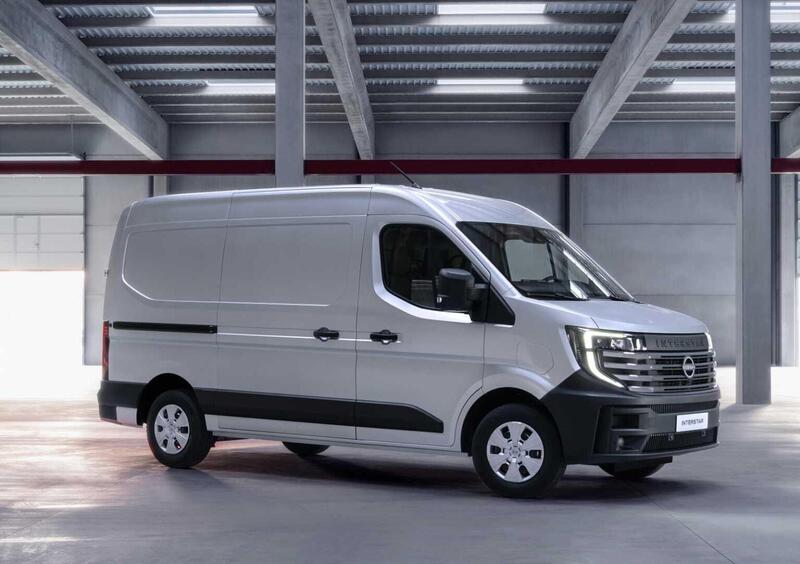 Nissan Interstar Furgone (2)