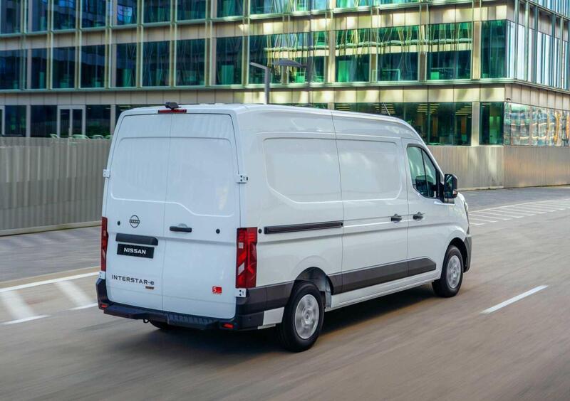 Nissan Interstar Furgone (7)