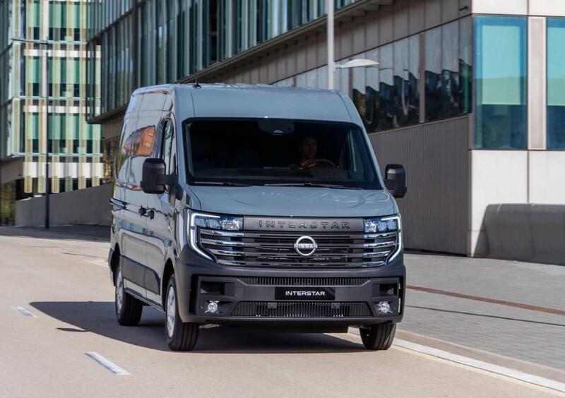 Nissan Interstar Furgone (8)