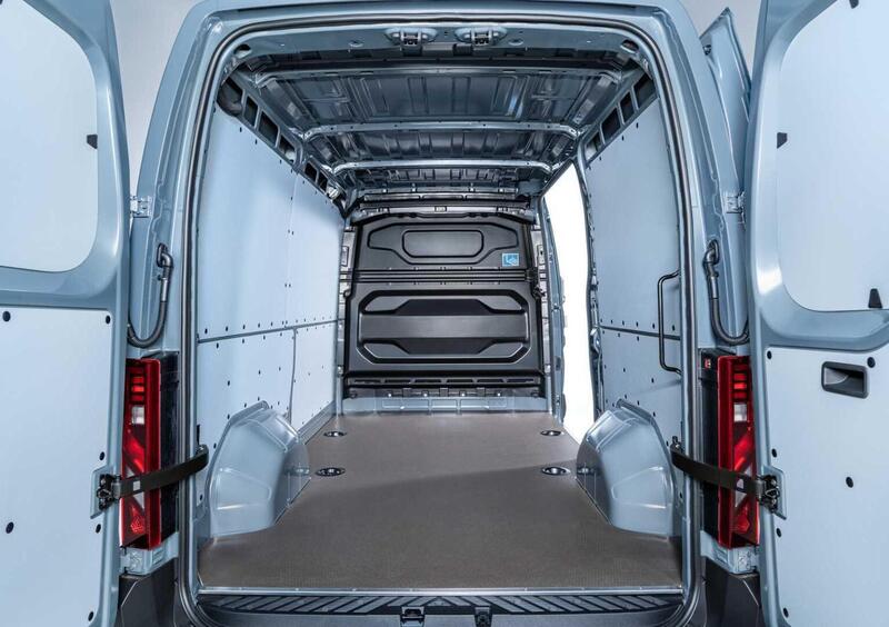 Nissan Interstar Furgone (18)