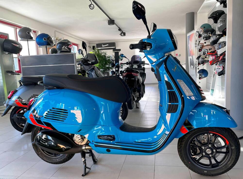 Vespa GTS 310 Supersport (2025) (2)