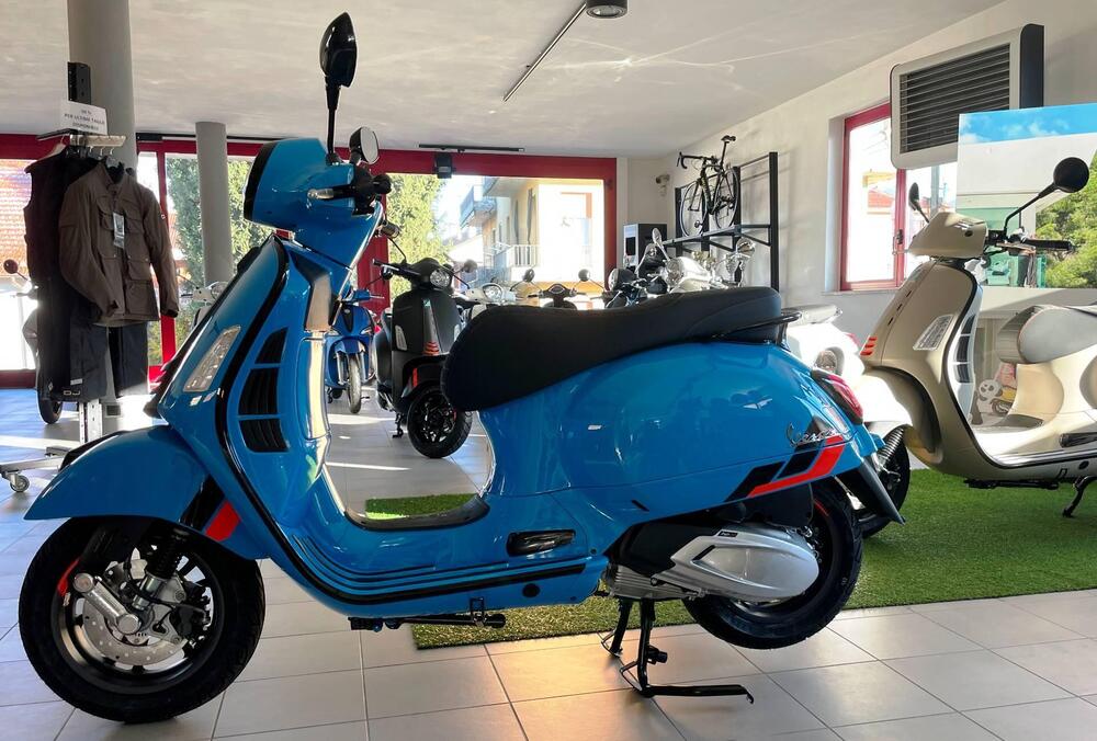 Vespa GTS 310 Supersport (2025) (3)