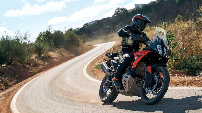 Nuova KTM 790 Adventure 2025