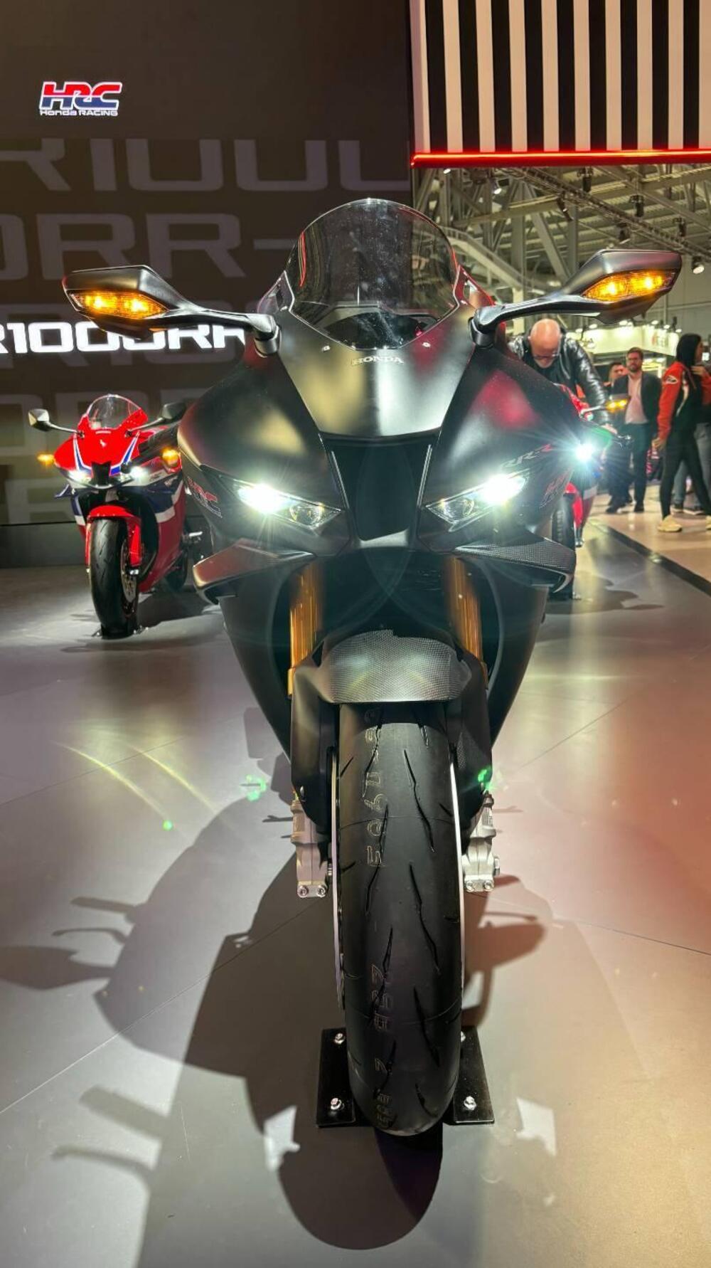 Honda CBR 1000 RR-R Fireblade SP Carbon Edition (2024 - 25) (2)