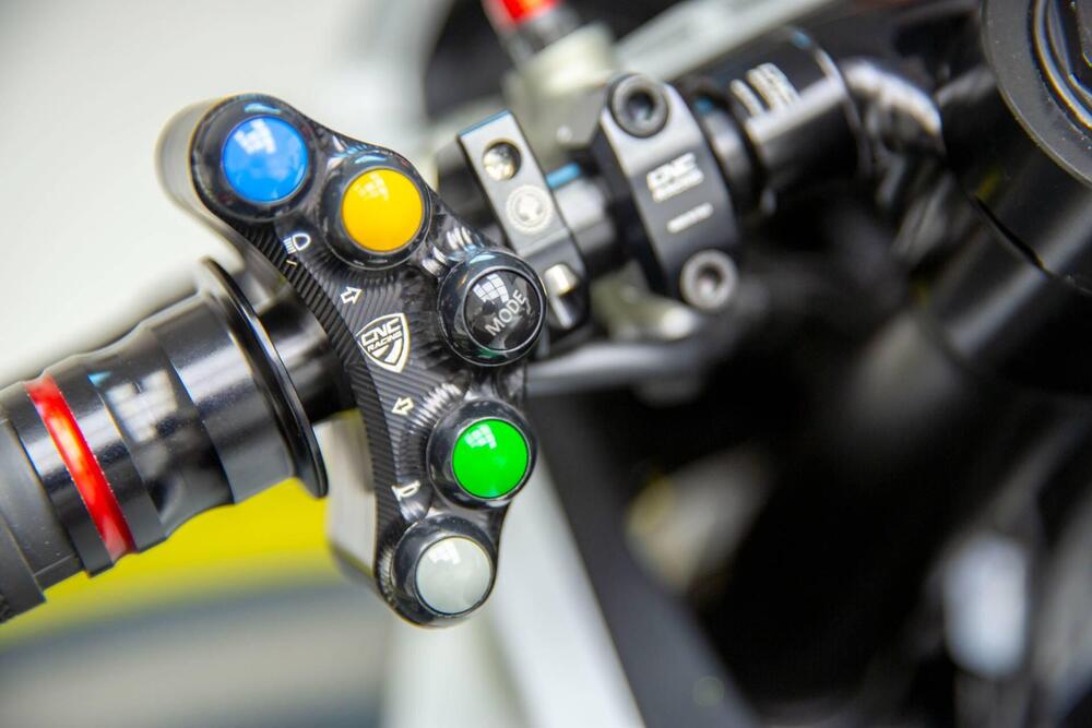 Ducati Panigale V2 (2021 - 24) (15)