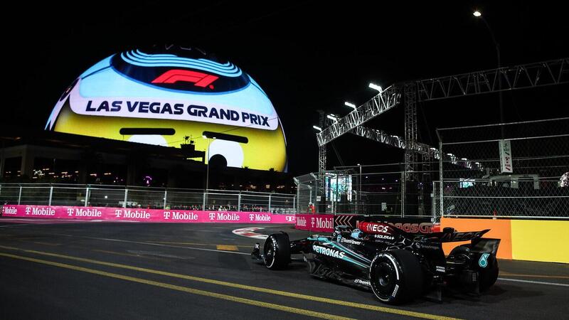 F1. GP Las Vegas 2024: Russell vince su Hamilton e Sainz. Max Verstappen &egrave; campione del mondo!