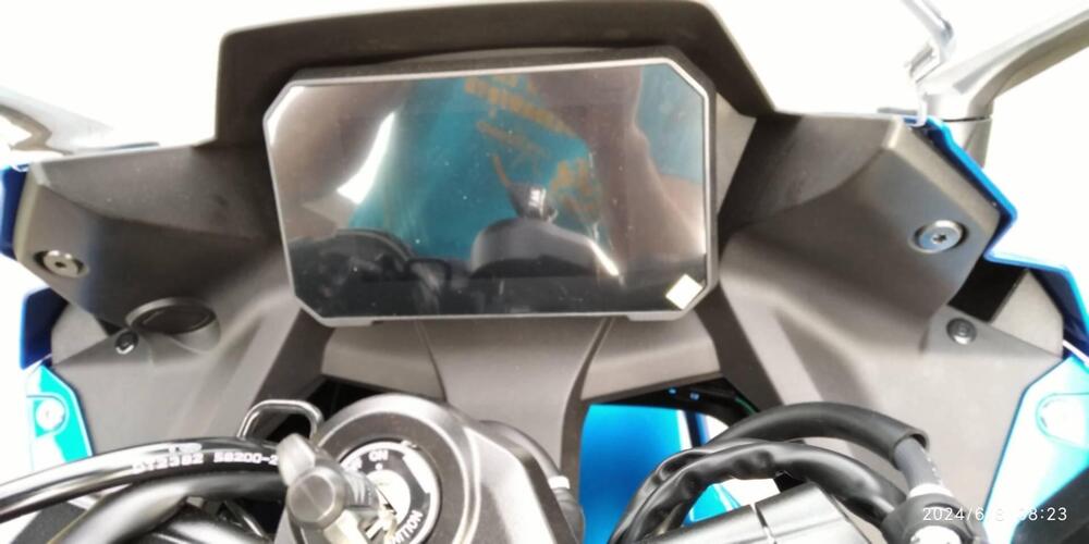 Suzuki GSX-8R (2024 - 25) (2)