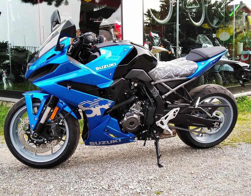 Suzuki GSX-8R (2024 - 25) (3)