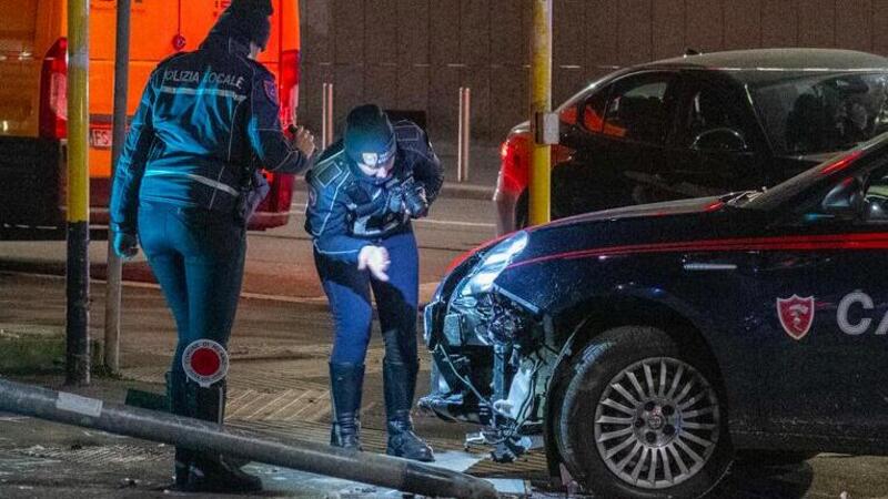 Incidente fatale a Milano: 19enne scappa dai carabinieri in scooter, cade e muore durante l&#039;inseguimento