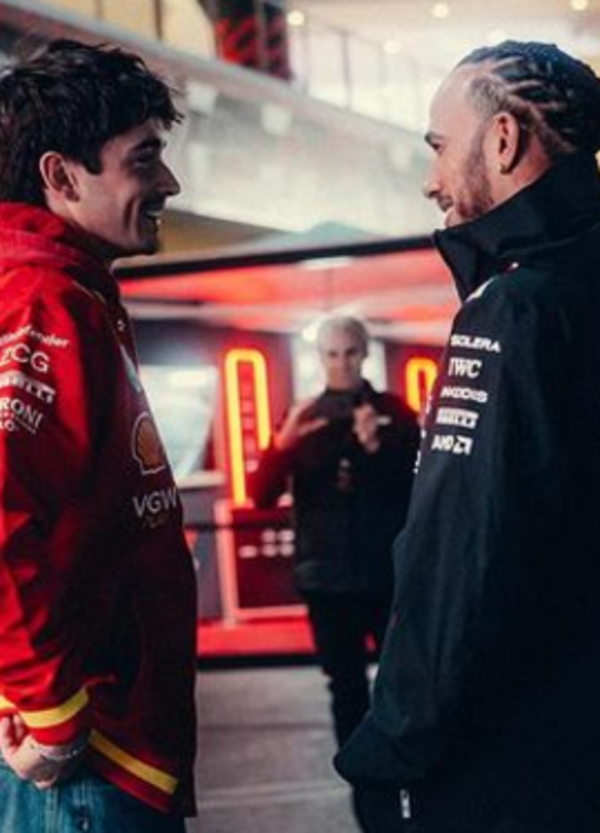 Ok, ma Charles Leclerc con Lewis Hamilton in Ferrari rischia di diventare la rana bollita di Noam Chomsky?