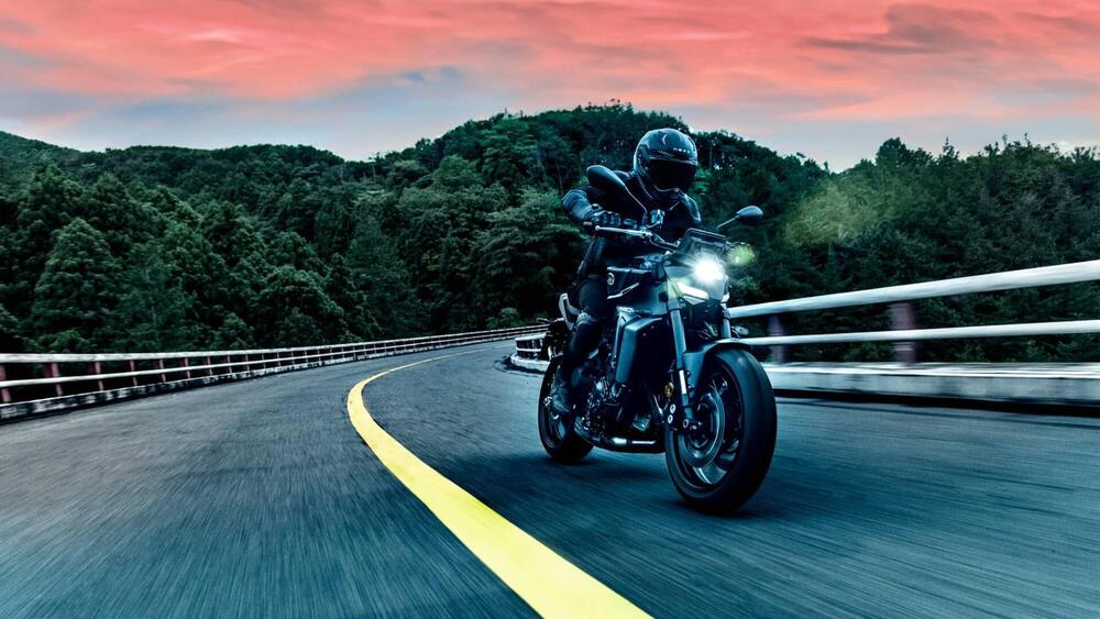 Yamaha MT-09 Y-AMT (2024 - 25) (8)