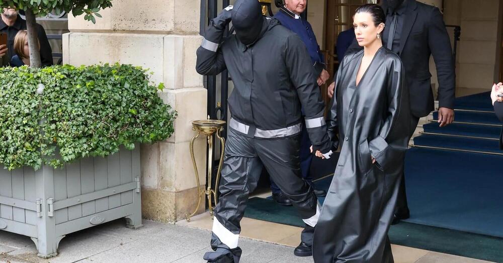 Bianca Censori, Kanye West vuole un matrimonio con lei nuda, praticamente (e invitando Kim Kardashian?)