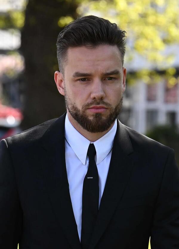 Morte di Liam Payne, il cantante stava tentando di scappare dall&rsquo;hotel quando &egrave; caduto? Ecco le nuove rivelazioni sulla fine dell&rsquo;ex One Direction