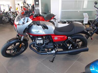 Moto Guzzi V7 Stone Corsa (2023 - 25) usata