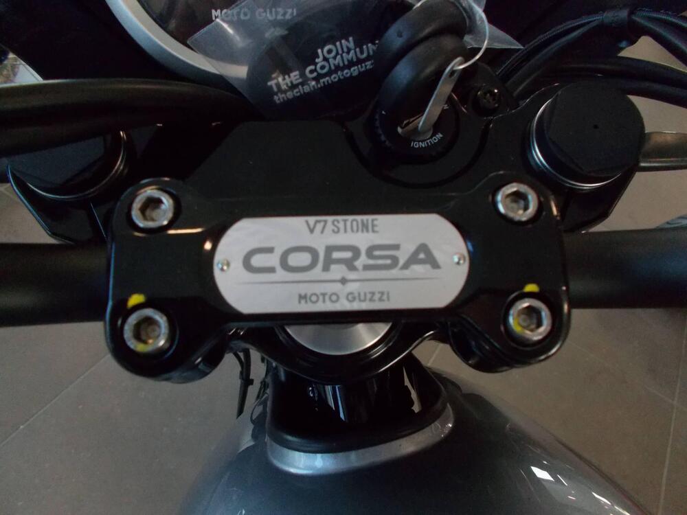 Moto Guzzi V7 Stone Corsa (2023 - 25) (9)