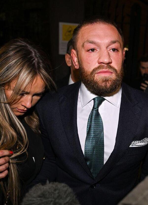 Ufc, Conor McGregor risponde alle accuse di stupro e sul tradimento. Ma la faccia della fidanzata... Intanto il videogioco Hitman fa fuori la (ex?) star Mma, perch&eacute;...