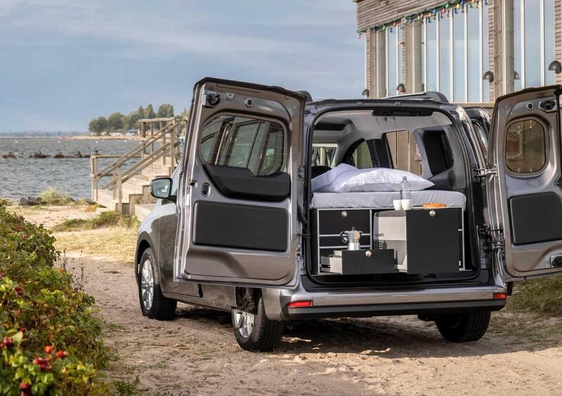 Mercedes-Benz eCitan Tourer (2023-->>) (8)