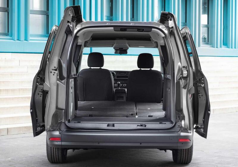 Mercedes-Benz eCitan Tourer (2023-->>) (9)