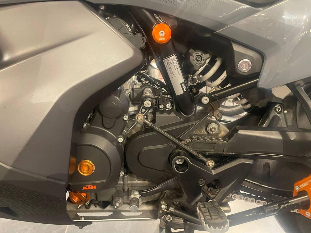 KTM 890 Adventure (2022) (4)