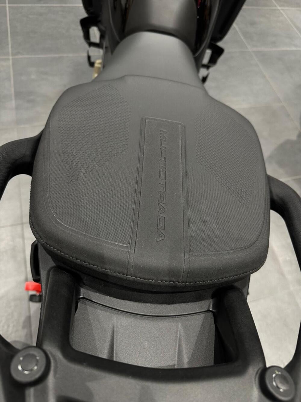 Ducati Multistrada V4 S (2025) (8)