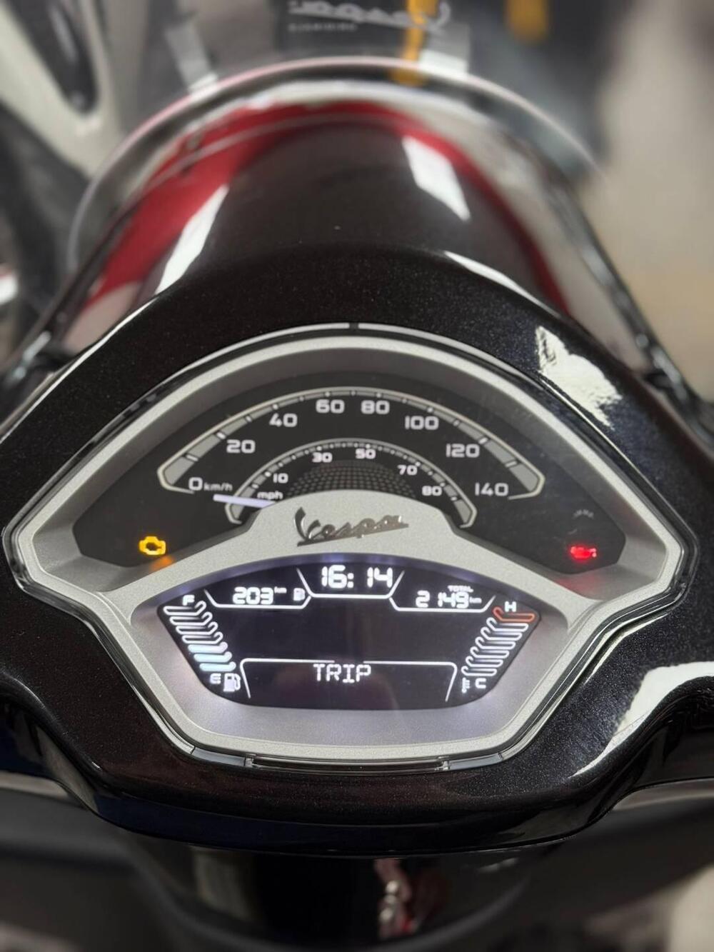 Vespa Primavera 125 (2024 - 25) (9)