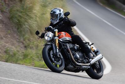 Triumph Speed Twin 1200 e Speed Twin 1200 RS TEST: quale scegliere? [VIDEO &amp; GALLERY]