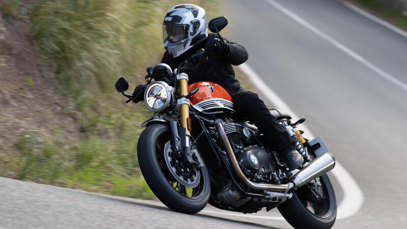 Triumph Speed Twin 1200 e Speed Twin 1200 RS TEST: quale scegliere? [VIDEO &amp; GALLERY]