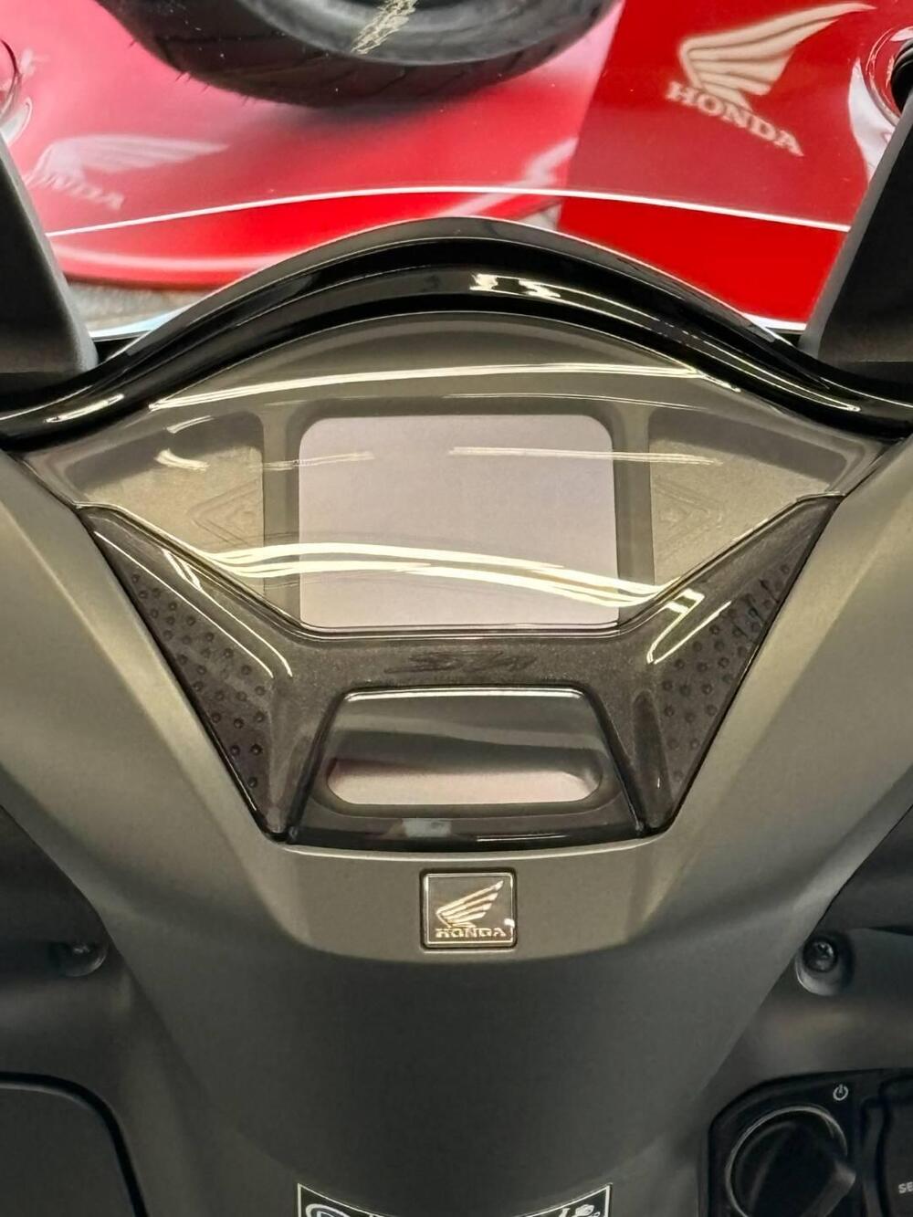 Honda SH 350i Sport (2025) (7)