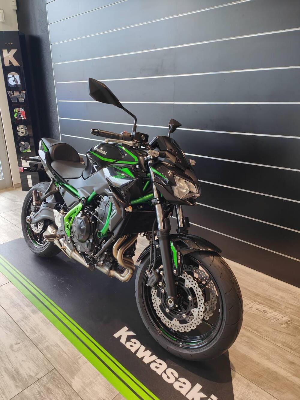 Kawasaki Z 650 (2025 - 26) (9)