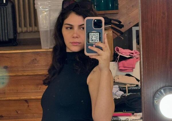 Signori, la domanda che si fa l&rsquo;italia &egrave; una: Valentina Nappi &egrave; incinta o ci sta prendendo per il cu*o?